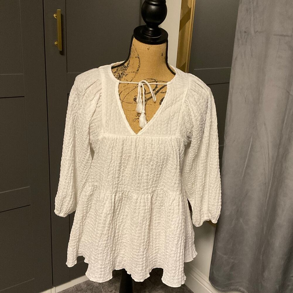 Black tape, top‎ size extra small linen white like new never worn without tags